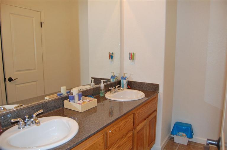 595 Hamstead Dr, Galt, CA 95632 photo 16
