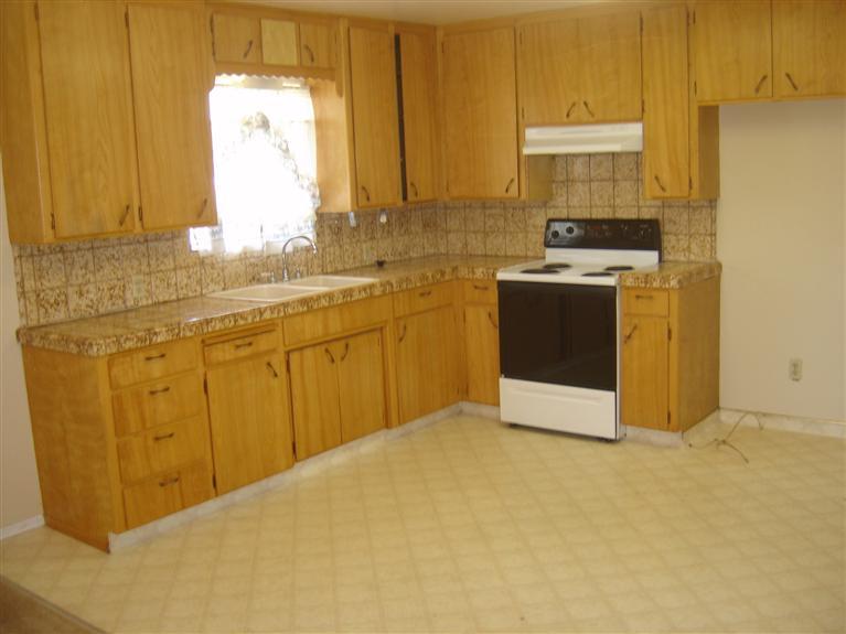 1213 Latimer Ave, Modesto, CA 95351 photo 2