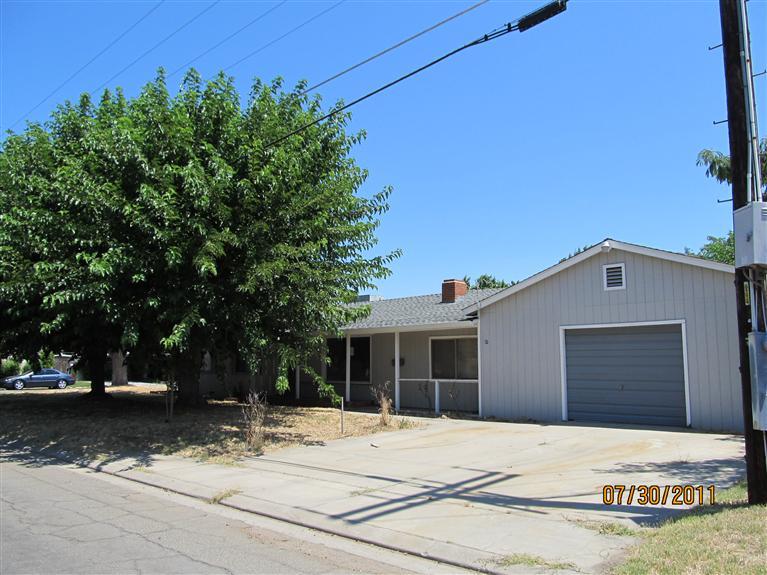 560 Phoenix Ave, Modesto, CA 95354 photo 1