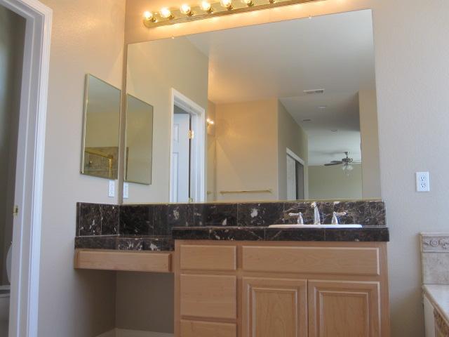 242 Kelley Mist Ln, Tracy, CA 95377 photo 5