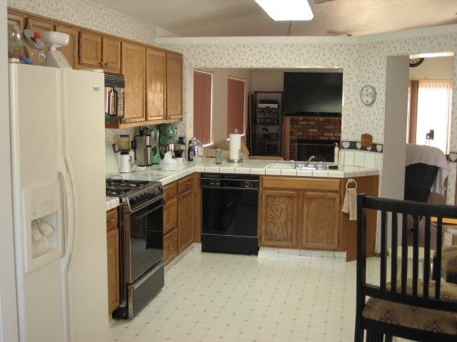 246 Cinnamon Dr, Galt, CA 95632 photo 2