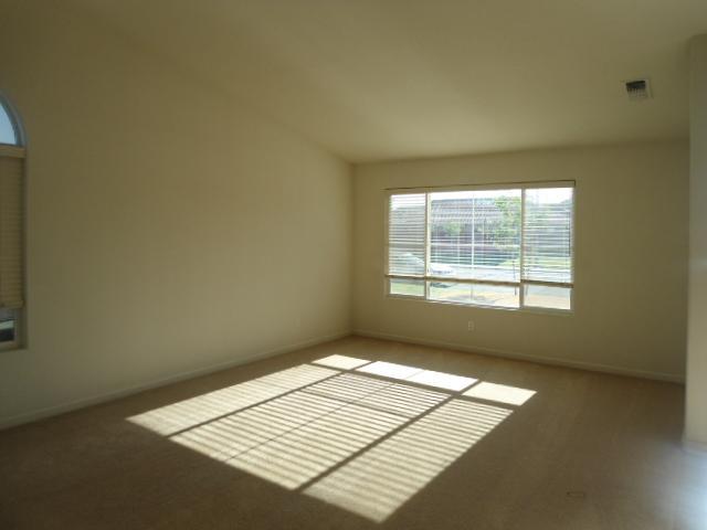 2746 N Drake Ave, Merced, CA 95348 photo 2