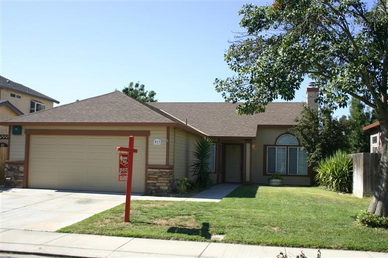 913 Fall River Dr, Modesto, CA 95351 photo 1