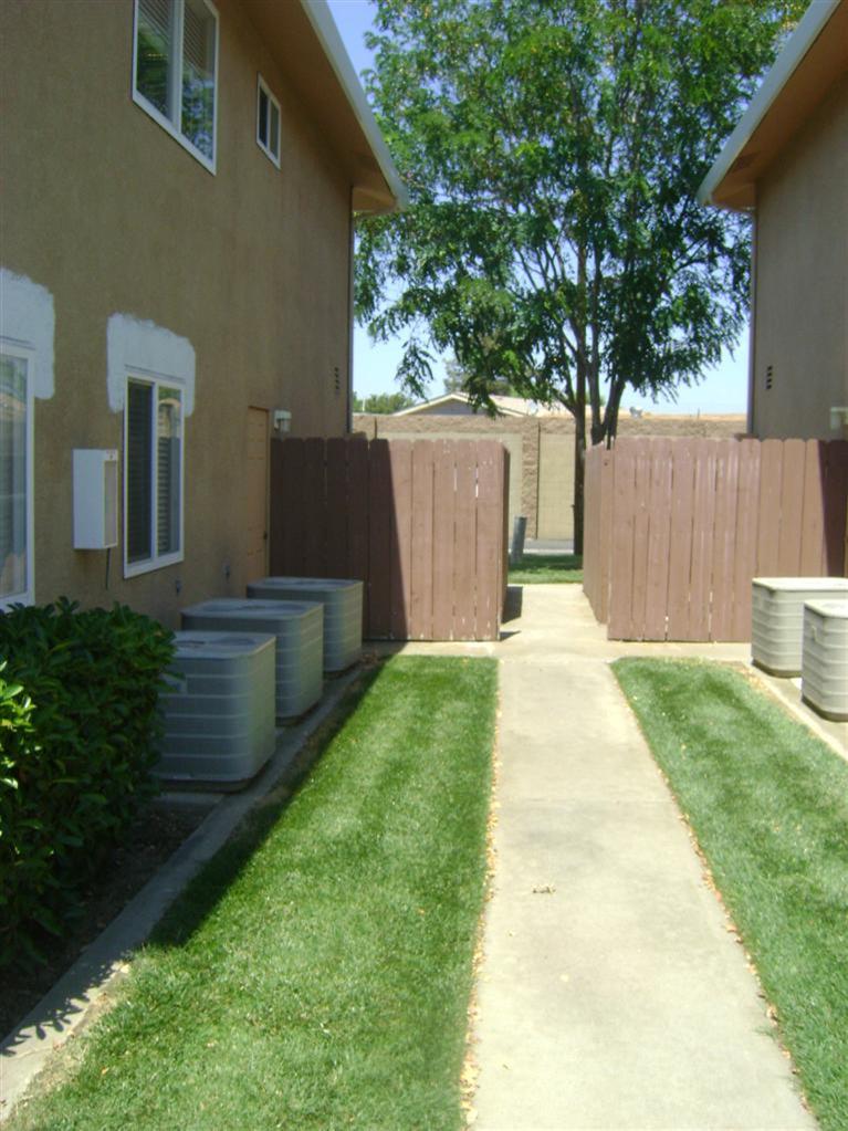 2221 Chrysler Dr #1, Modesto, CA 95350 photo 5