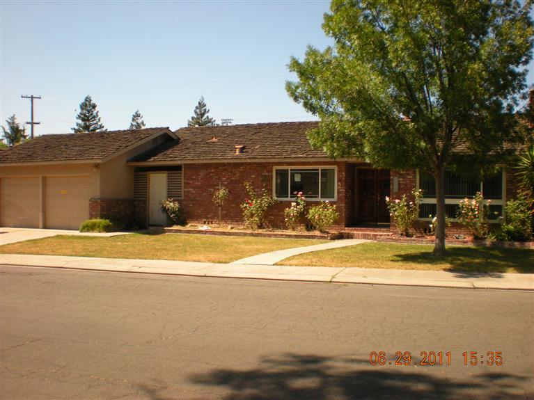 1015 Durant St, Modesto, CA 95350 photo 1