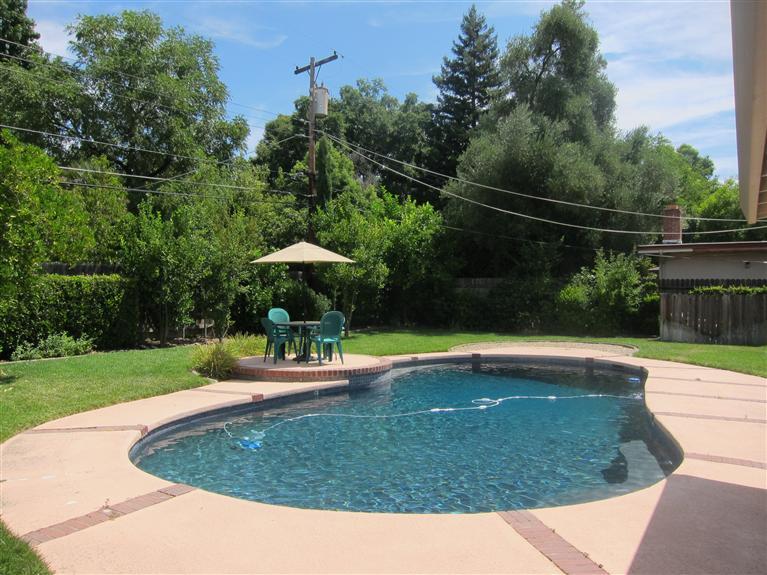 5541 Ivanhoe Way, Carmichael, CA 95608 photo 2