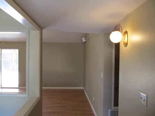 1305 Pinewood Ct, Modesto, CA 95355 photo 2