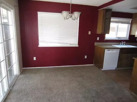 439 Cherry Ln #a, Manteca, CA 95337 photo 4