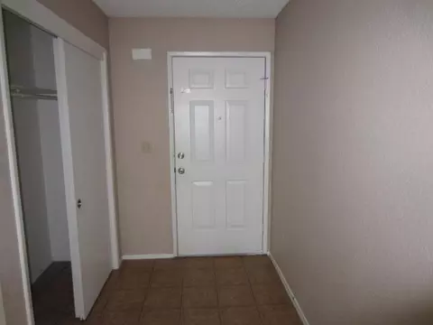 439 Cherry Ln #a, Manteca, CA 95337 photo 2