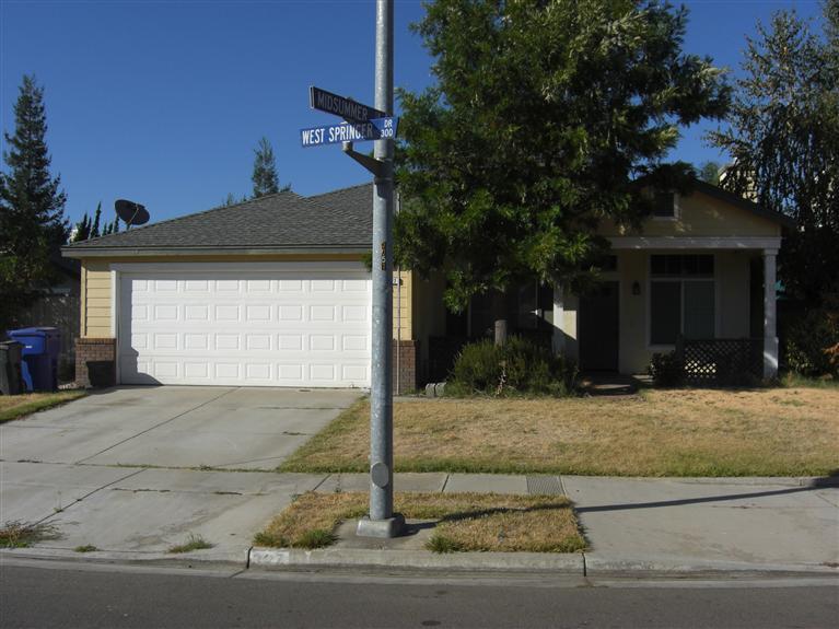 327 W Springer Dr, Turlock, CA 95382 photo 1