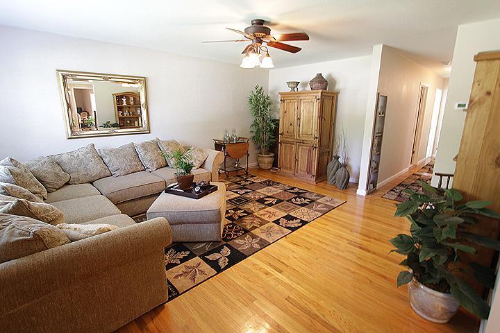 6136 Homesweet Way, Carmichael, CA 95608 photo 2