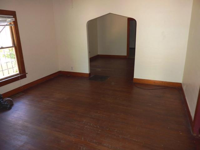 420 E Pine St, Lodi, CA 95240 photo 2