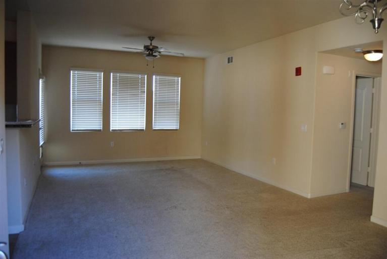 300 Moon Cir #334, Folsom, CA 95630 photo 2