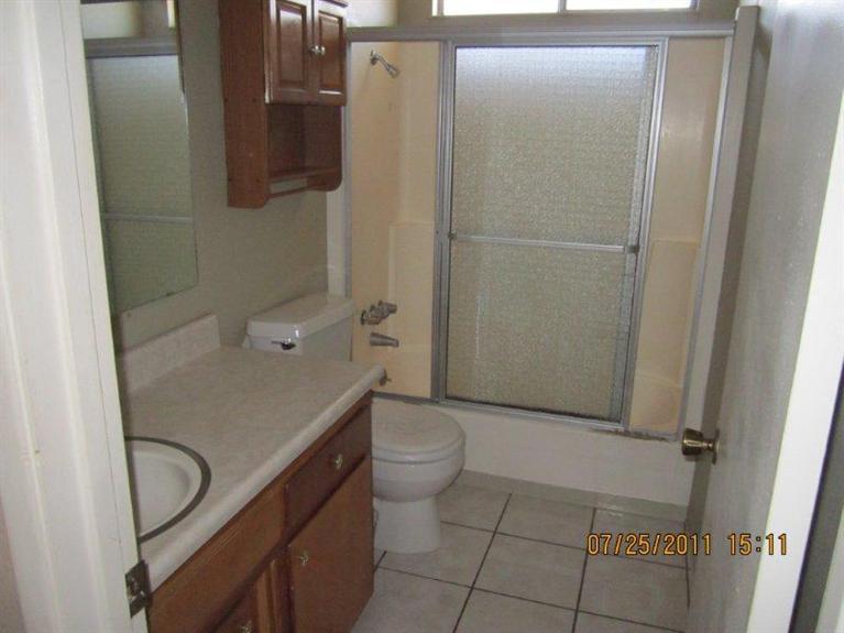 1646 David Dr, Escalon, CA 95320 photo 6