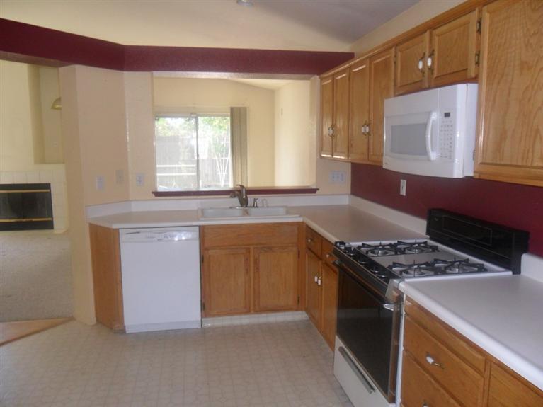 1254 Moonlight Dr, Ceres, CA 95307 photo 3