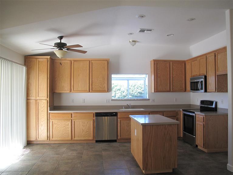 1603 Ray Wise Ln, Tracy, CA 95376 photo 2