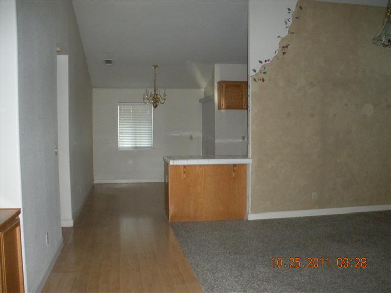4461 Mirage Dr, Turlock, CA 95382 photo 2