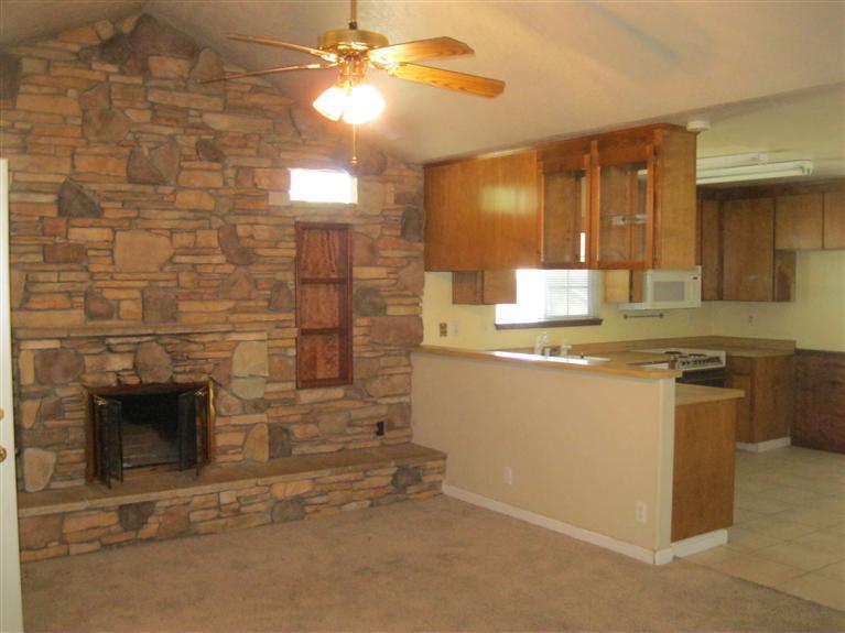 907 Kirk Ct, Ripon, CA 95366 photo 2
