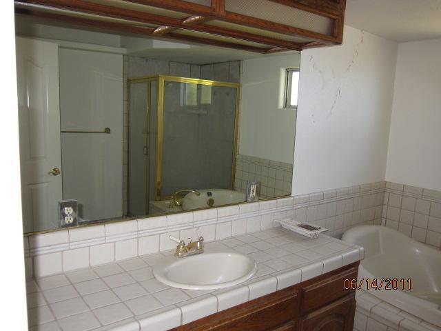 942 El Vecino Ave, Modesto, CA 95350 photo 8