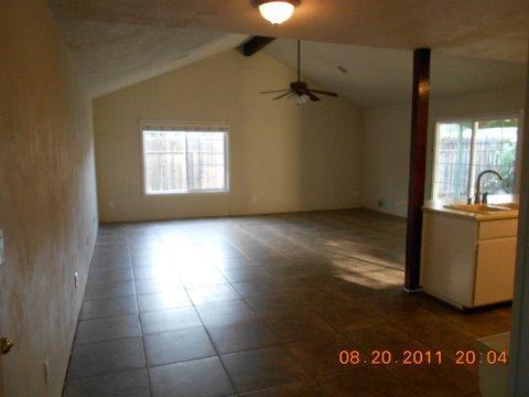 1406 W 4th St, Ripon, CA 95366 photo 2