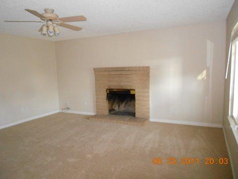 1406 W 4th St, Ripon, CA 95366 photo 3