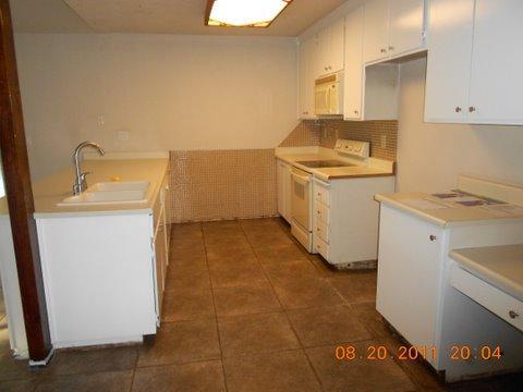 1406 W 4th St, Ripon, CA 95366 photo 4