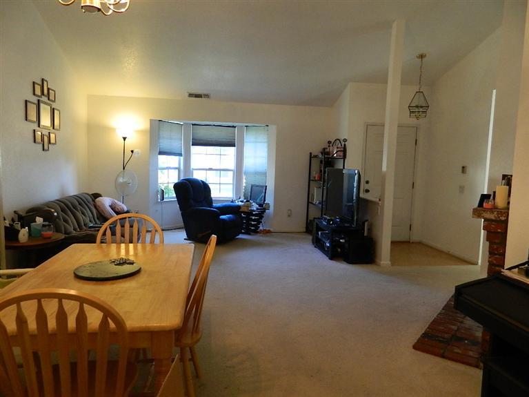 3847 Olivebranch Ln, Carmichael, CA 95608 photo 4