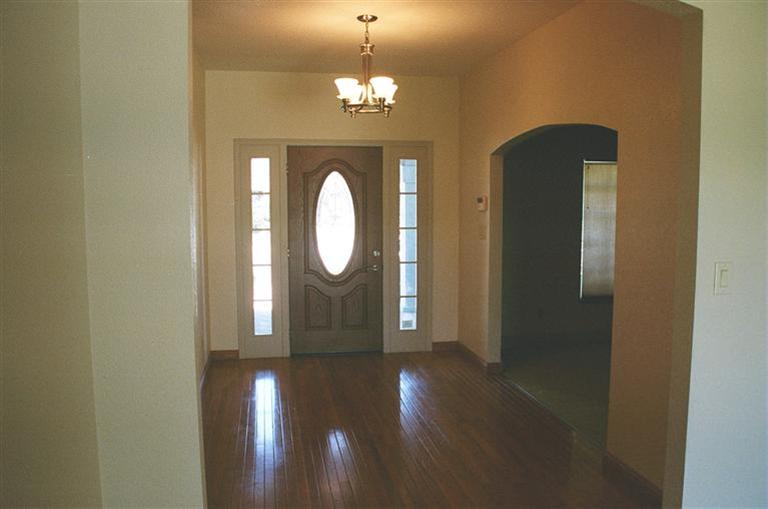 902 Laver Ct, Lodi, CA 95242 photo 2