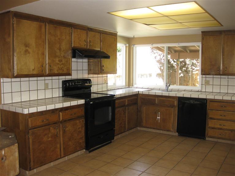 1716 Chartwell Pl, Modesto, CA 95355 photo 3