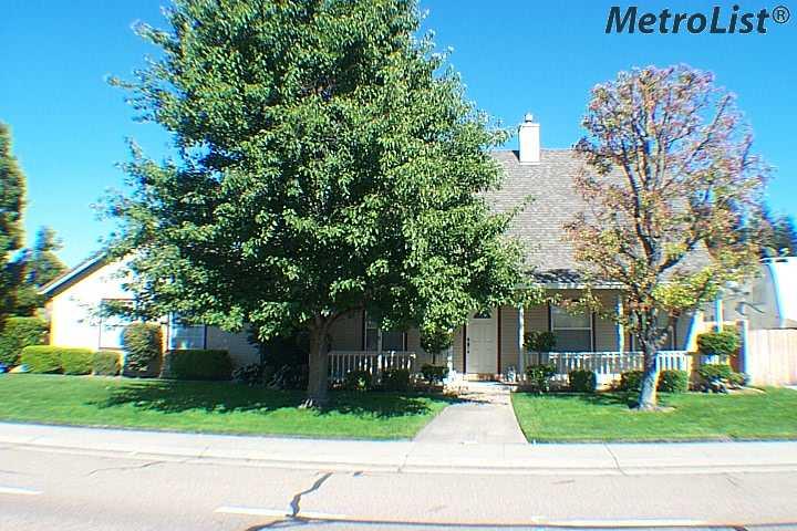 416 Evergreen Dr, Lodi, CA 95242 photo 1