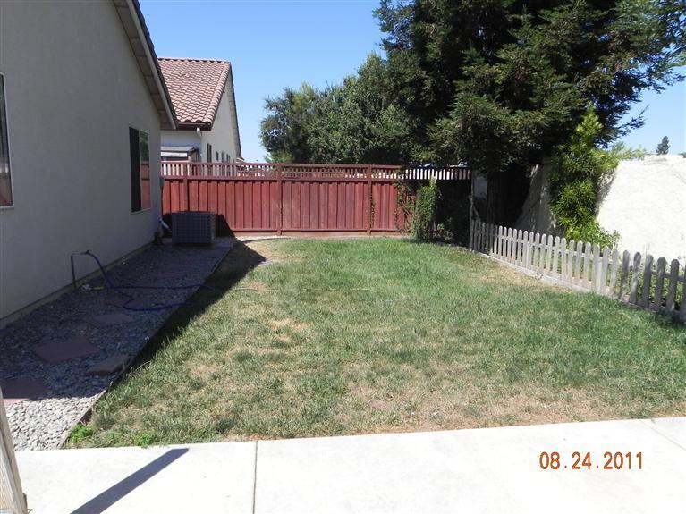 230 Red Robin Dr, Patterson, CA 95363 photo 10