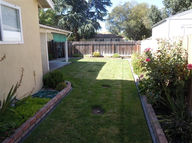 2712 Campbell Ln, Modesto, CA 95350 photo 3