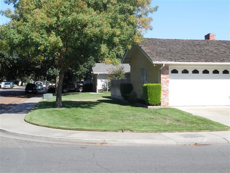 2712 Campbell Ln, Modesto, CA 95350 photo 2