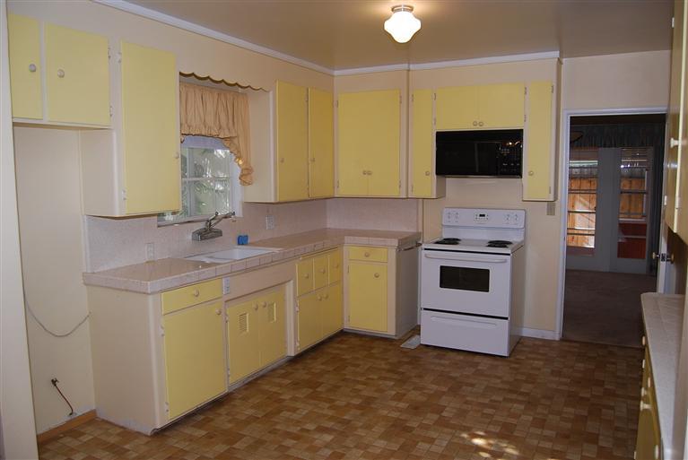 525 El Cajon Ave, Modesto, CA 95350 photo 5