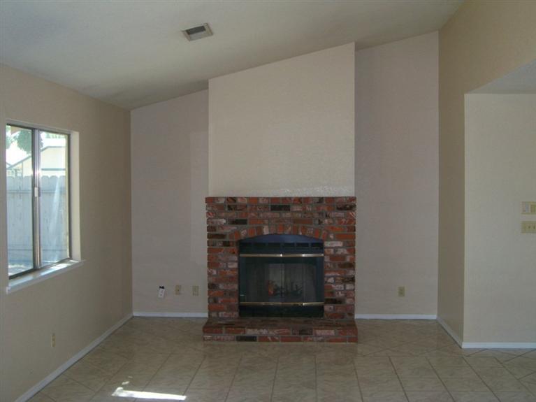 1204 Antelope Ln, Modesto, CA 95351 photo 4