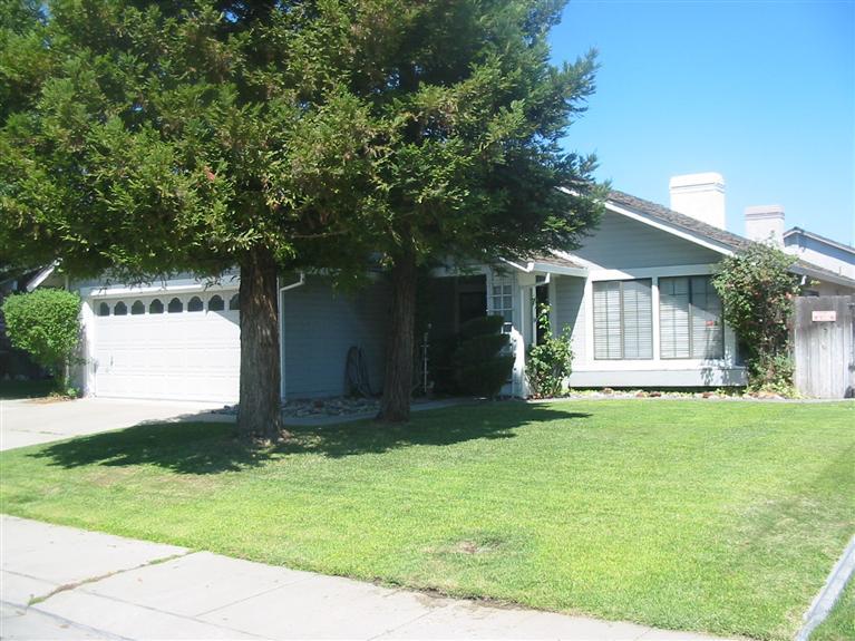 1555 Robert Ct, Manteca, CA 95337 photo 2