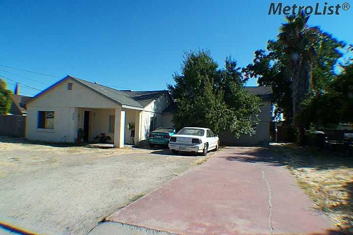 320 E Coolidge Ave, Modesto, CA 95350 photo 1