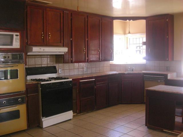 1608 Victoria Dr, Modesto, CA 95351 photo 2