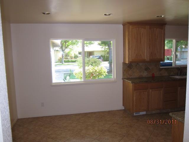 1105 Lexington Dr, Modesto, CA 95350 photo 4
