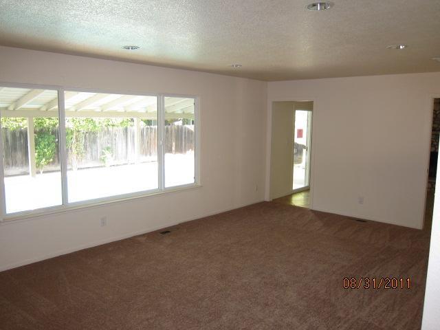 1105 Lexington Dr, Modesto, CA 95350 photo 5