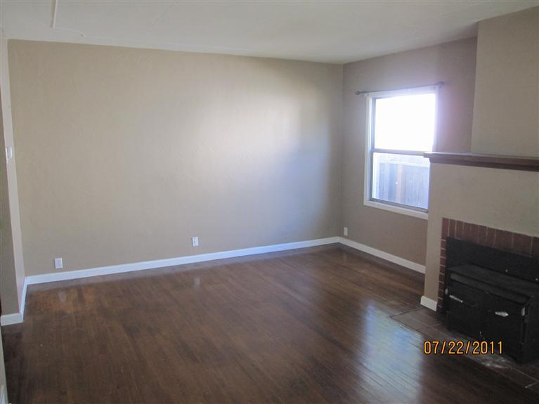 416 Olive Ct, Lodi, CA 95240 photo 2