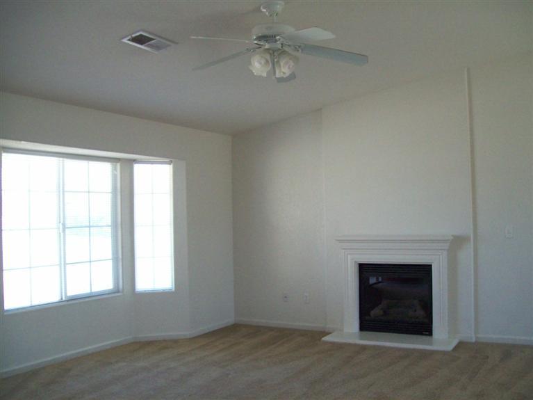 458 Rhianon Dr, Merced, CA 95341 photo 2