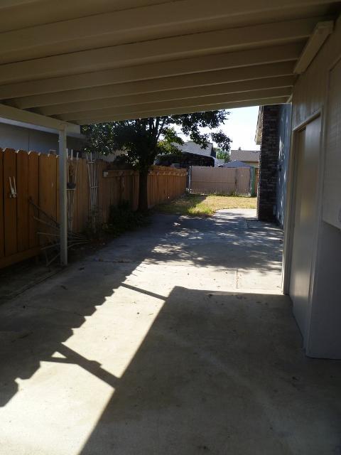 640 Hedstrom Rd, Turlock, CA 95382 photo 2