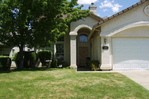 608 Evergreen Dr, Lodi, CA 95242 photo 1