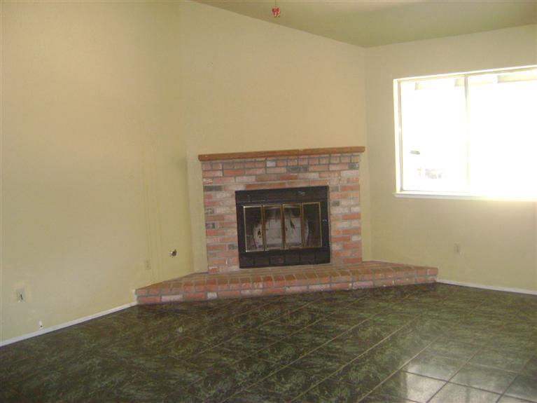 1324 Markham Ave, Modesto, CA 95358 photo 2