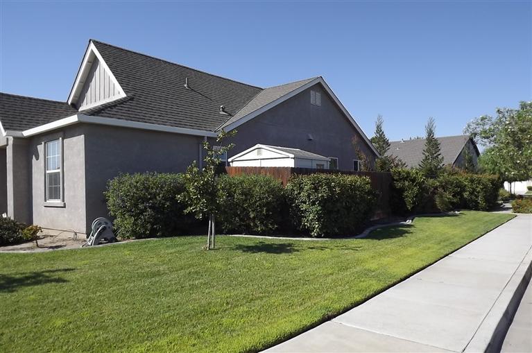 1304 Gianna Ln, Manteca, CA 95336 photo 3