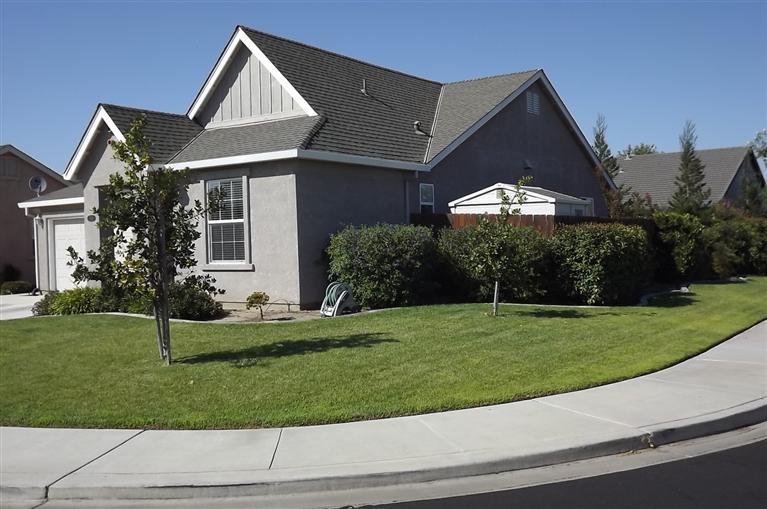 1304 Gianna Ln, Manteca, CA 95336 photo 2