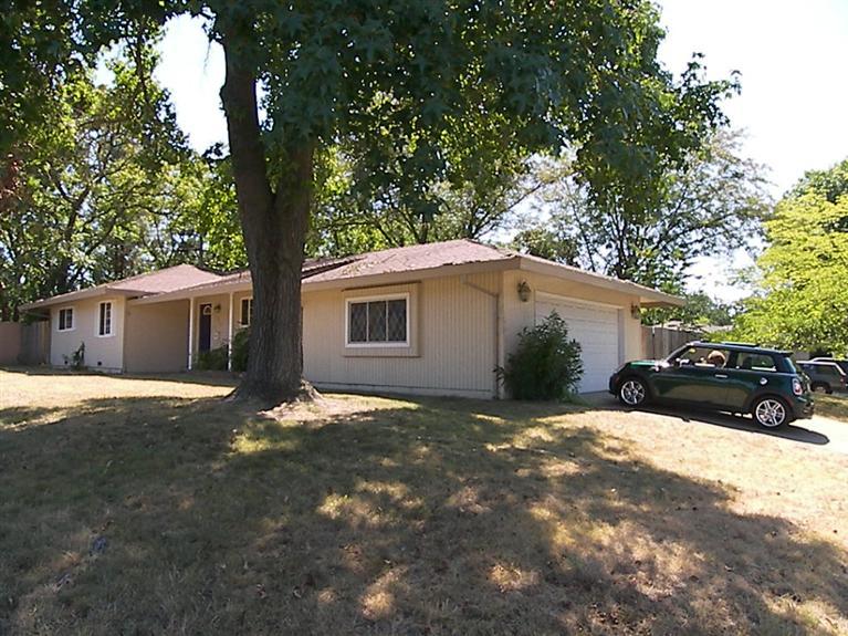 3955 Walnut Ave, Carmichael, CA 95608 photo 2