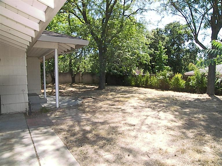 3955 Walnut Ave, Carmichael, CA 95608 photo 12