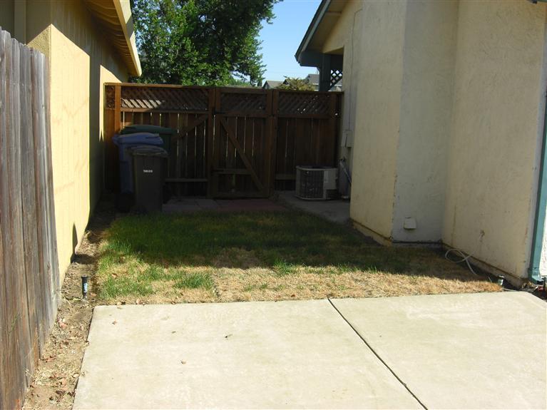 580 Clover Dr, Turlock, CA 95380 photo 15